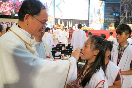 台湾:逾三百位孩童在圣体大会初领圣体 - 神州