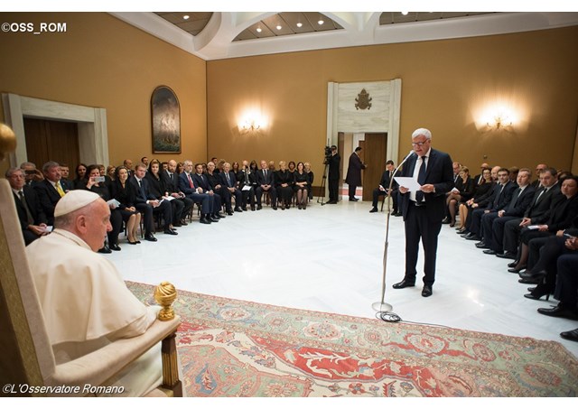 梵蒂冈:教宗接见欧盟各国环境部长:回应穷人和
